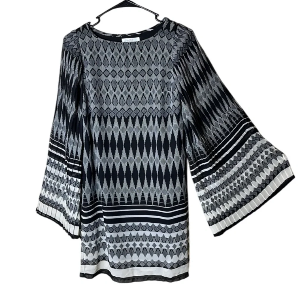 love, Fire Black & White Geometric Flowy Angel Wing Dress - Small - Picture 2 of 10